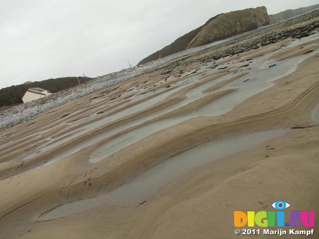 SX17212 Mini dunes from waves, Llantwit Major beach